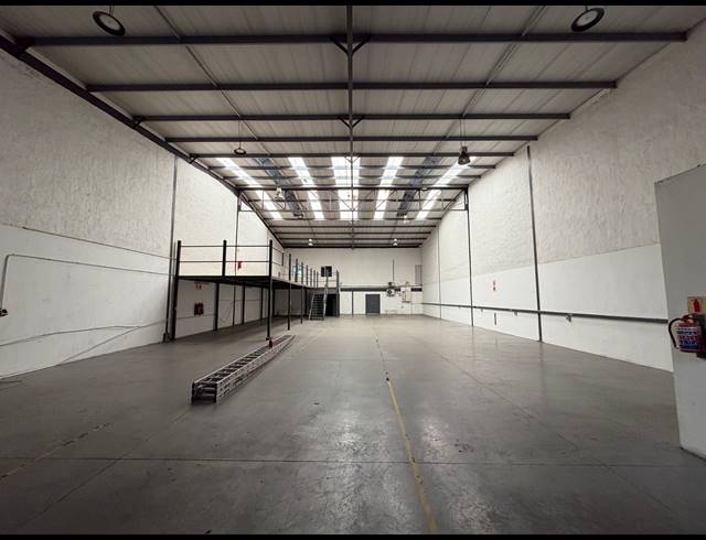 666M² WAREHOUSE TO LET IN HALFWAY HOUSE